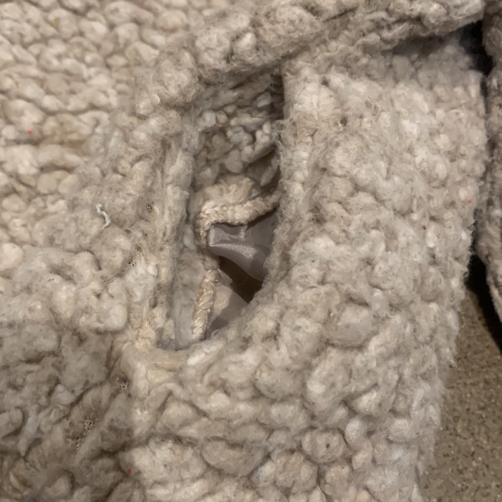 Faux Fur toddler pullover - Picture 4 of 6